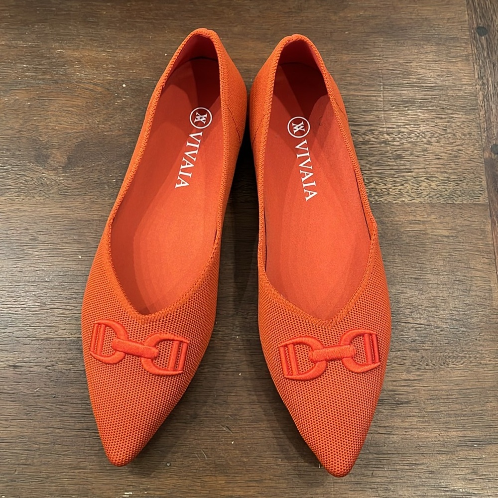 Vivaia Ena Flats, Size 9, NEW w/box, stretch/made from recycled water bottles